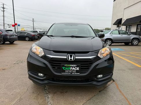 Used 2018 Honda HR-V EX image 2