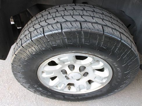 Used 2007 GMC Yukon SLE RWD image 12