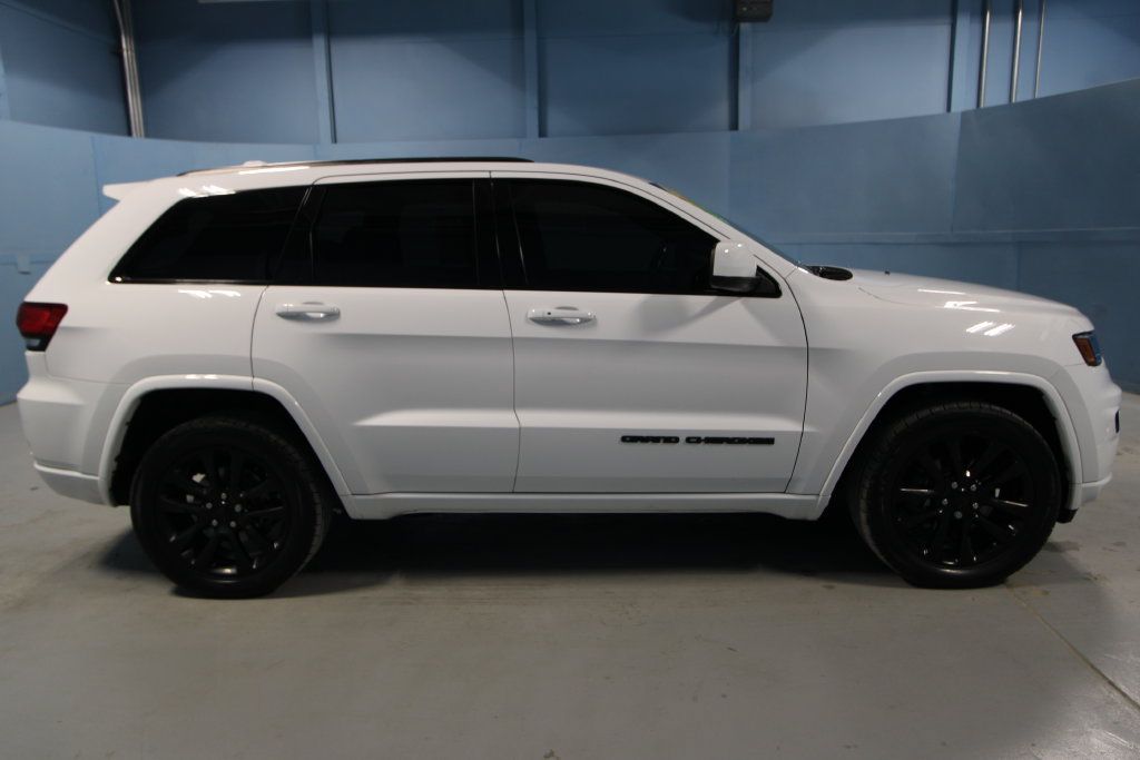 Used 2020 Jeep Grand Cherokee Altitude AWD/4WD image 35