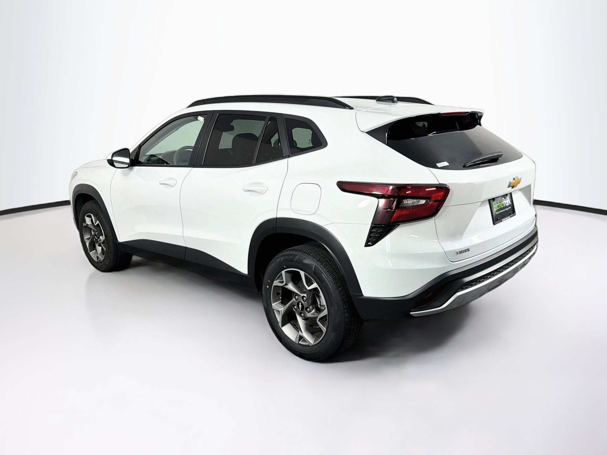 Used 2025 Chevrolet Trax LT FWD image 5