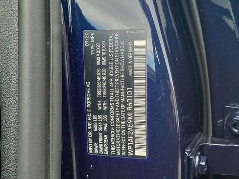 Used 2021 Porsche Macan Turbo image 24