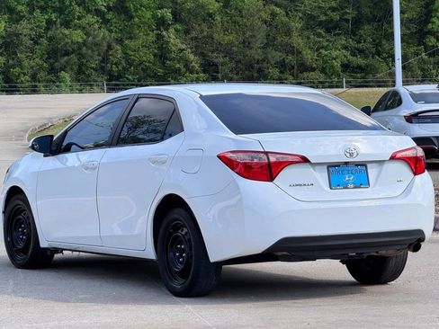 Used 2018 Toyota Corolla LE image 11