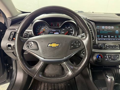 Used 2019 Chevrolet Impala LT FWD image 15