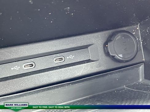 Used 2022 Volkswagen Tiguan SE R-Line image 27