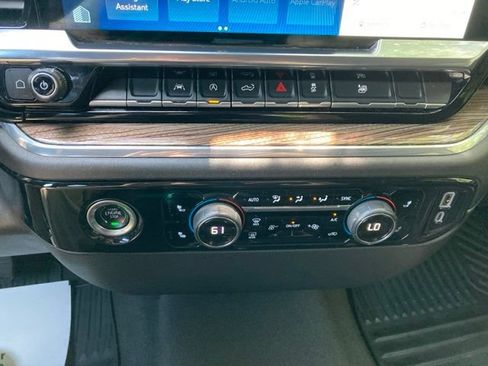 Used 2024 Chevrolet Silverado 1500 LT AWD/4WD image 35