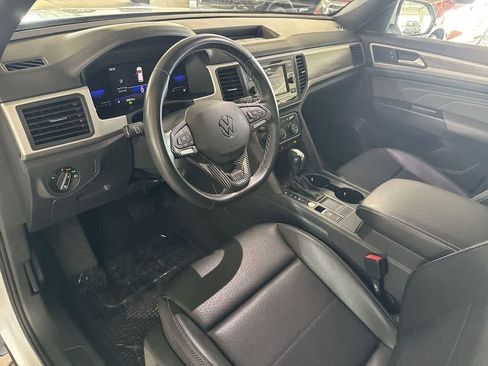 Used 2023 Volkswagen Atlas Cross Sport SE FWD image 28