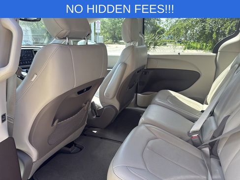 Used 2020 Chrysler Pacifica Touring-L w/ Advanced Safetytec Group FWD image 47