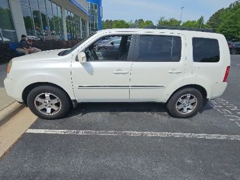 Used 2011 Honda Pilot Touring image 1