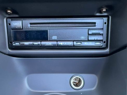 Used 2000 Ford Mustang Convertible RWD image 10