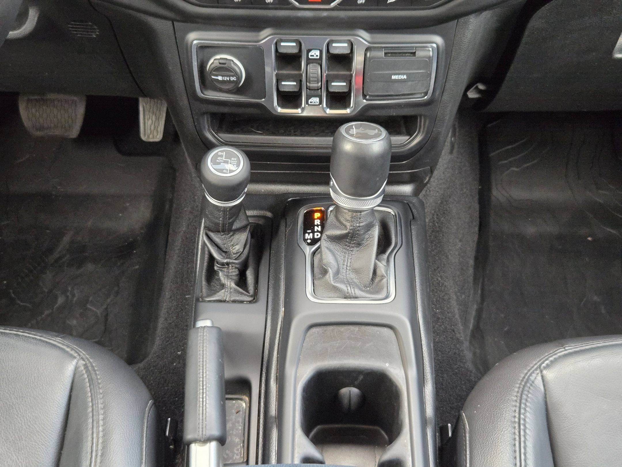 Used 2021 Jeep Wrangler Unlimited Sahara AWD/4WD image 19