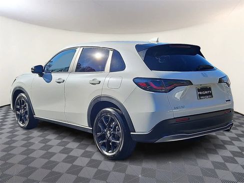 Certified 2025 Honda HR-V Sport image 5