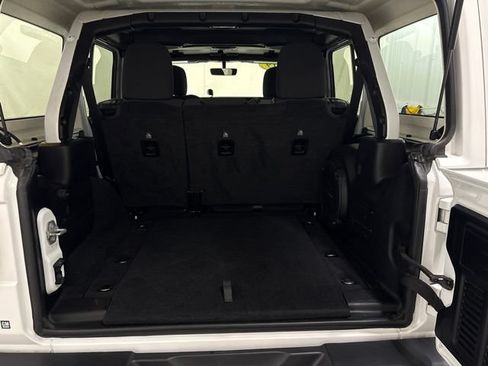 Used 2019 Jeep Wrangler Unlimited Sahara w/ Uconnect 4C Nav & Sound Group AWD/4WD image 14