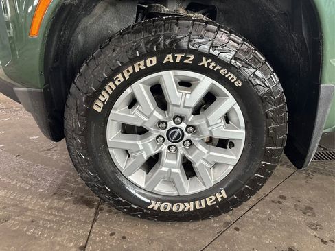 Used 2024 Nissan Frontier SV w/ SV Convenience Package image 11