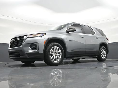 Used 2023 Chevrolet Traverse LS FWD image 28