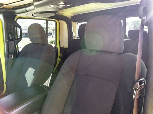 Used 2023 Jeep Gladiator Sport image 13