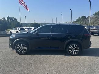 Used 2024 Nissan Pathfinder Platinum w/ Black Appearance Package video 2
