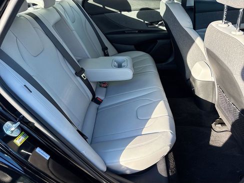 New 2025 Hyundai Elantra Limited w/ Cargo Package image 29