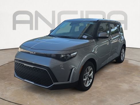 Certified 2025 Kia Soul LX w/ LX Technology Package FWD image 4