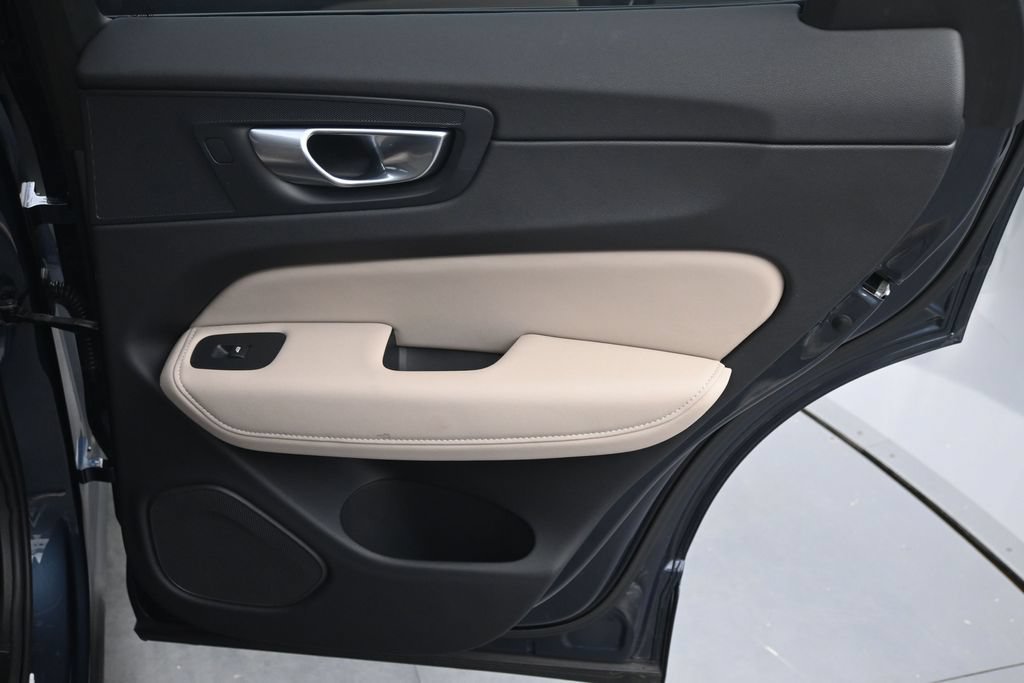 Certified 2026 Volvo XC60 B5 Plus AWD/4WD image 15