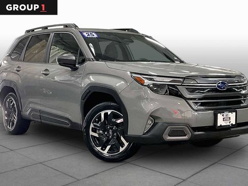 Used 2025 Subaru Forester Limited image 2