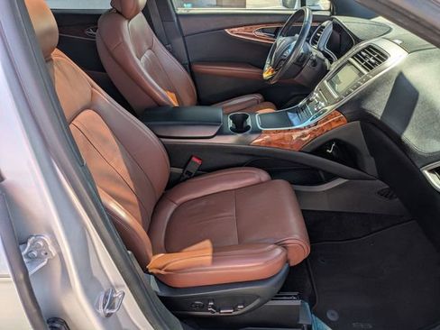 Used 2018 Lincoln MKX Reserve w/ Driver Assistance Package FWD image 31