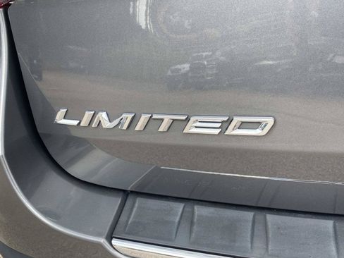 Used 2023 Ford Explorer Limited w/ Equipment Group 301A AWD/4WD image 5