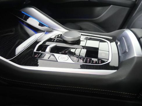 Used 2025 BMW X6 xDrive40i image 21