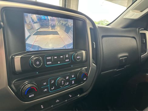 Used 2018 GMC Sierra 1500 SLE w/ SLE Value Package AWD/4WD image 18