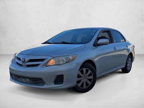 Used 2011 Toyota Corolla LE image 1