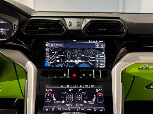 Used 2020 Lamborghini Urus image 34