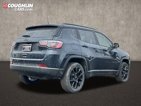 New 2026 Jeep Compass Latitude image 9