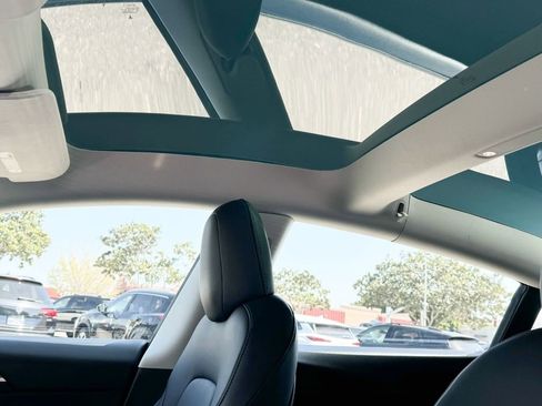 Used 2022 Tesla Model 3 Long Range image 17