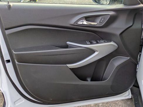 New 2026 Chevrolet Trax RS w/ Sunroof Package image 12