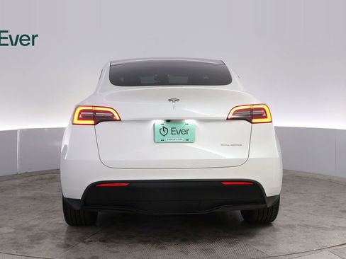 Used 2024 Tesla Model Y Long Range AWD/4WD image 15
