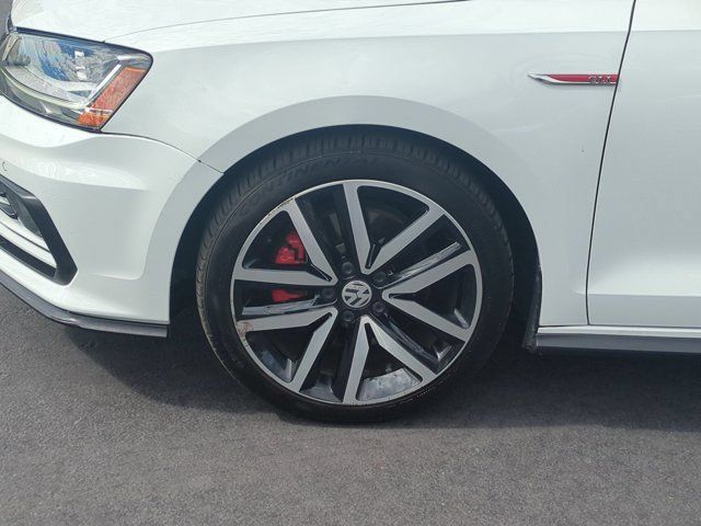 Used 2018 Volkswagen Jetta GLI FWD image 9