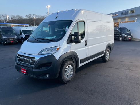 New 2026 RAM ProMaster 1500 w/ Quick Order Package 22G SLT image 3