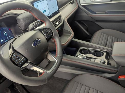 New 2026 Ford Explorer ST-Line w/ ST-Line Street Pack image 4