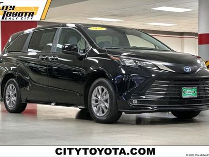 Certified 2025 Toyota Sienna XLE