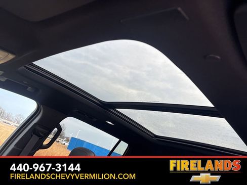 New 2026 Chevrolet Traverse RS image 3