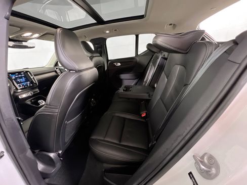 Used 2023 Volvo XC40 B5 Plus w/ Protection Package Premier AWD/4WD image 25