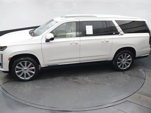 Used 2022 Cadillac Escalade ESV Premium Luxury Platinum w/ Heavy-Duty Trailer Package image 45