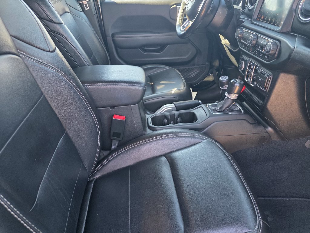 Used 2020 Jeep Wrangler Unlimited Sahara AWD/4WD image 22