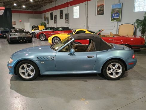 Used 2000 BMW Z3 2.5i RWD image 2