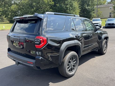 Used 2026 Toyota 4Runner SR5 AWD/4WD image 5