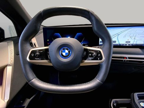 Used 2024 BMW iX xDrive50 w/ Premium Package AWD/4WD image 5