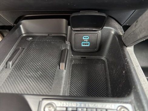 Used 2025 Ford Bronco Badlands image 33