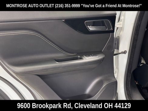 Used 2018 Jaguar F-PACE R-Sport image 34