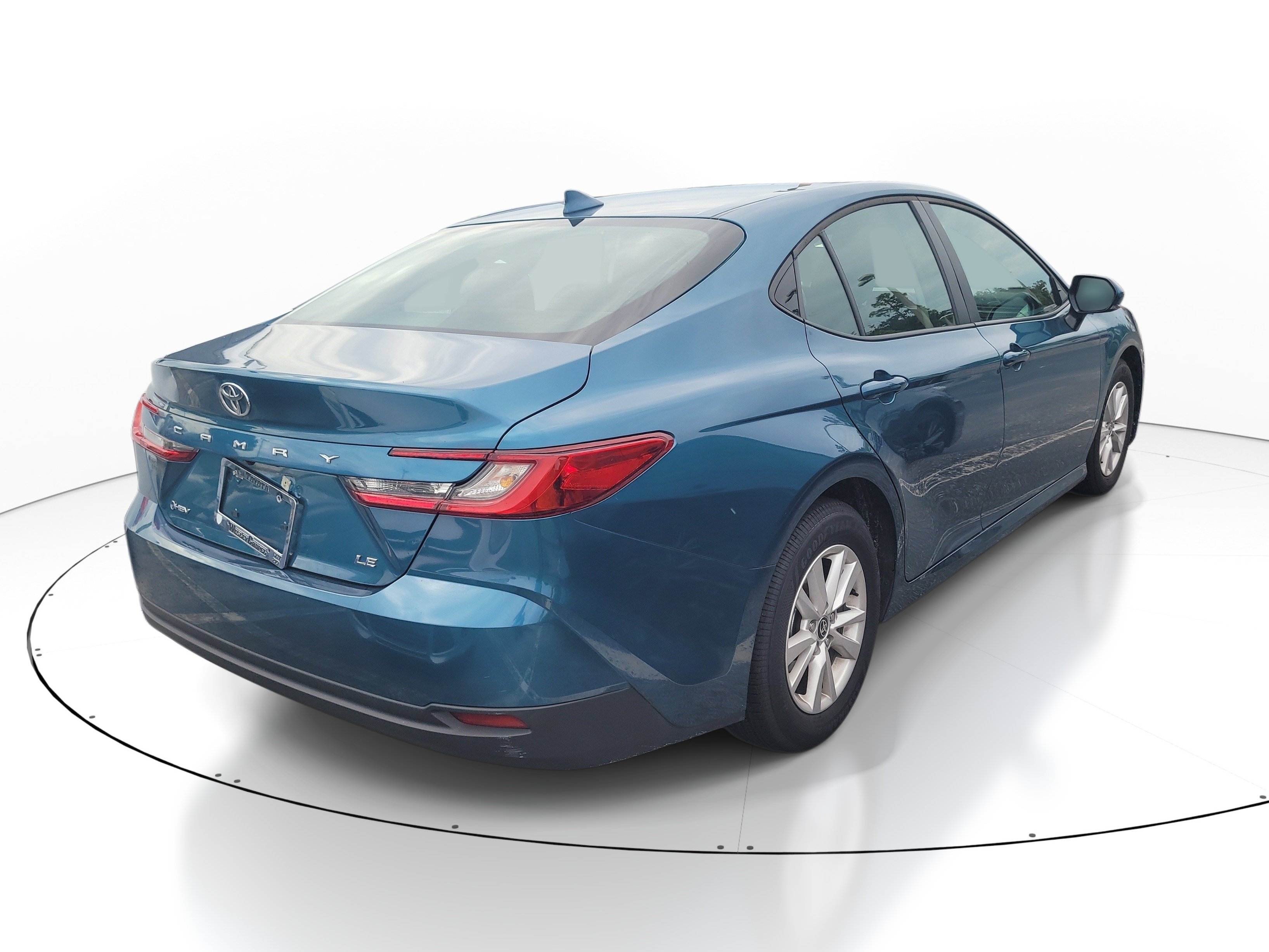 Used 2025 Toyota Camry LE FWD image 7