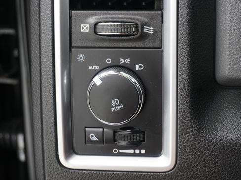 Used 2018 RAM 1500 Lone Star RWD image 23