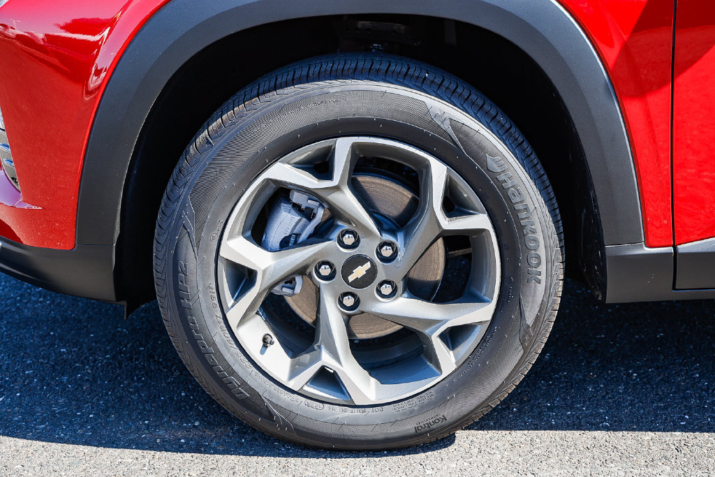 Used 2026 Chevrolet Trax LT w/ LT Convenience Package FWD image 7